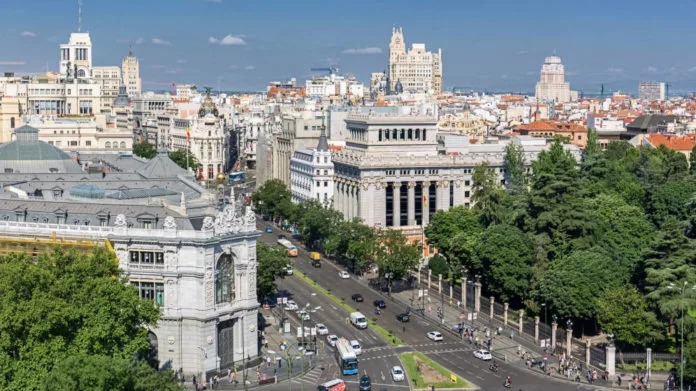_legacy_2017_07_Vista-del-Banco-de-España-y-la-calle-Alcalá